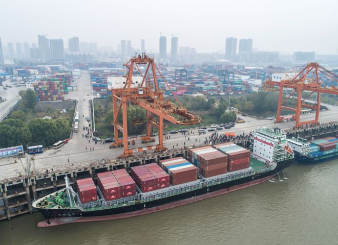 武汉海内集装箱水运班轮航线增至16条